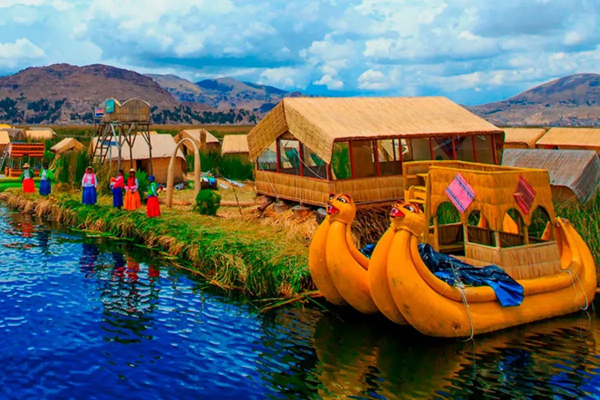 Islas flotantes de los Uros y Amantani