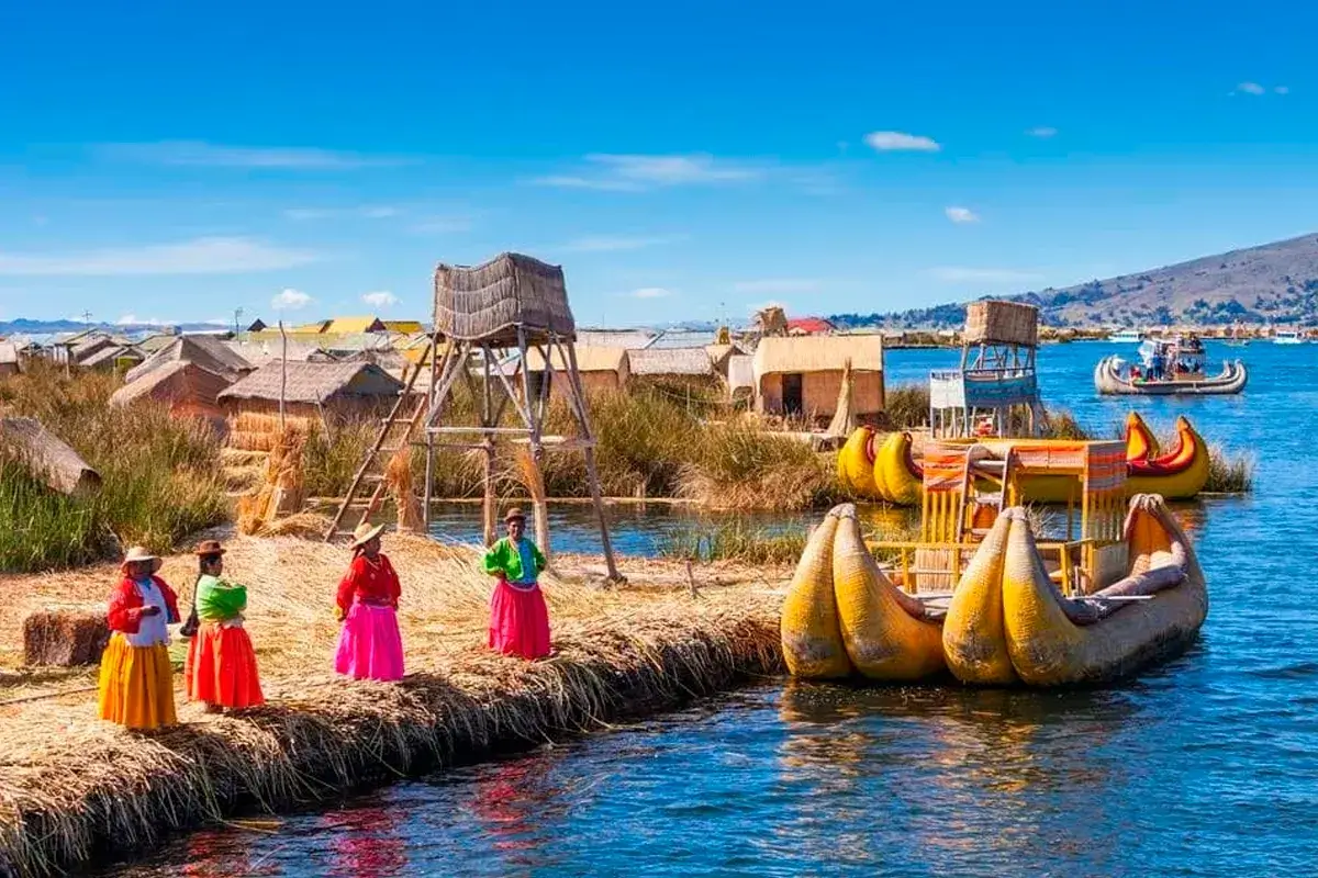 Islas flotantes de los Uros